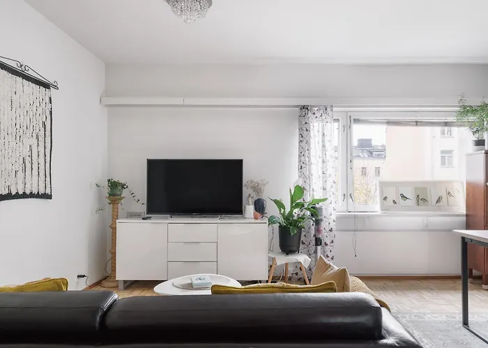 Bright Downtown At Great Location *